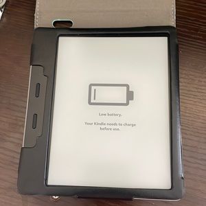 Kindle Oasis 7” with case